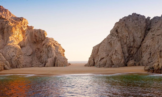 Centro Apartamento | Cabo San Lucas for the holidays 2023 on the beach