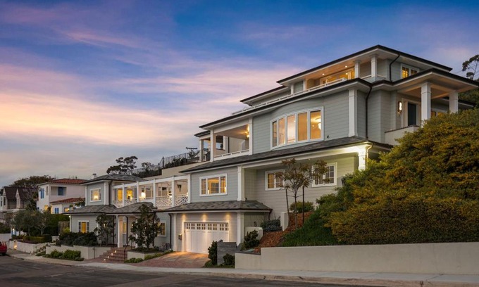 Village of La Jolla Villa | Cabrillo Villa - Massive 7br La Jolla Estate