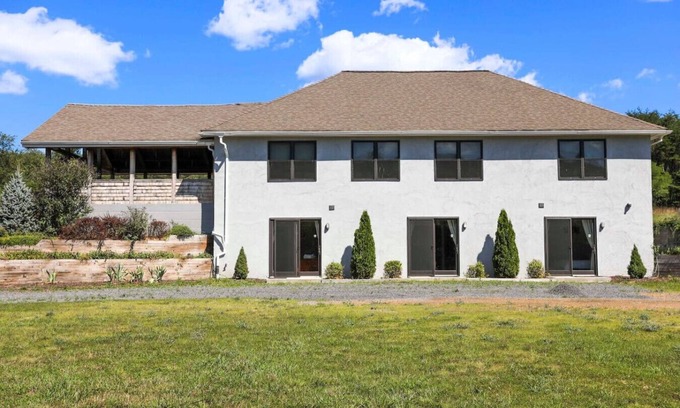 Berkeley Springs Cabaña | Cacapon Cottage-Pet Friendly