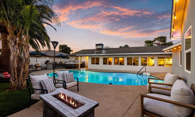 Village Grove Casa | Scottsdale Cactus House Retreat w/ Pool, Spa, Casita,AZ Sun/Game Room & Kids Hideaway|Corporate & Bridal Events