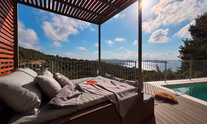 Vassilias Apartamento | CACTUS SUPERB SUITE WITH PRIVATE POOL AND STUNNING SEA VIEWS