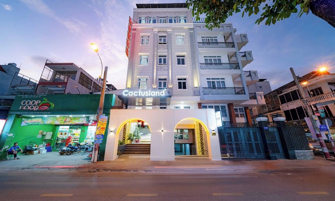 Ba Queo Hotel | Cactusland Hotel Tan Binh