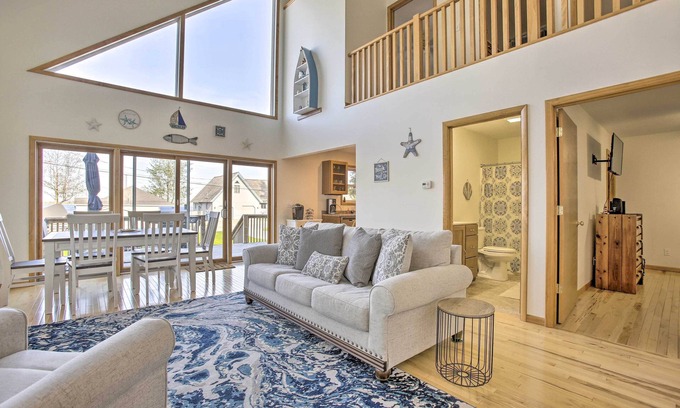 Cadillac Casa | Cadillac Home w/ Hot Tub & Lake Mitchell Views!