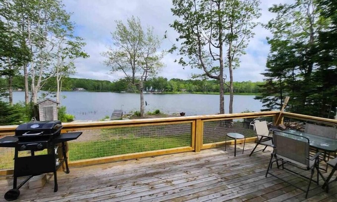 Kings County Casa | CAIA Lakeside Retreat- Sunken Lake, NS