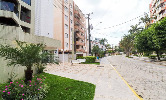 Caioba Apartamento | Caiobá Garden Apartment with Private Pool and Brava Beach