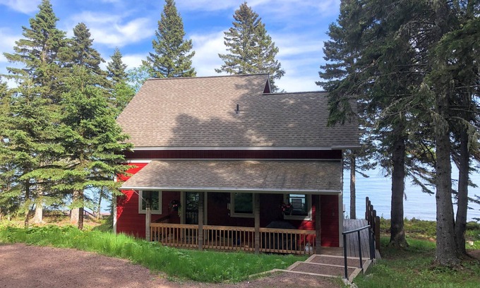 Lutsen Casa | Cairn Cottage on Lake Superior's North Shore! 3 nts. for Price of 2 nts til Apr!