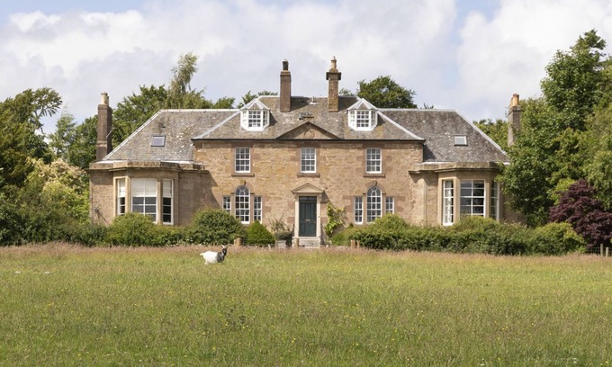 Duns Casa | Cairnbank House & Garden Apartment - sleeps 14 guests in 7 bedrooms
