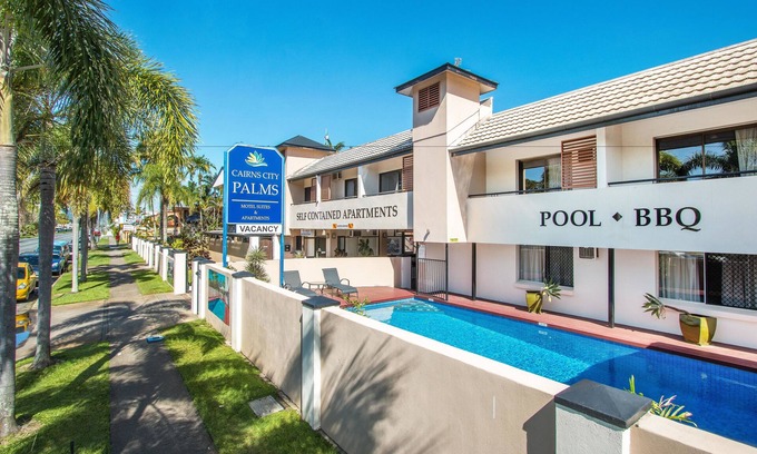 Cairns North Hotel | Cairns City Palms