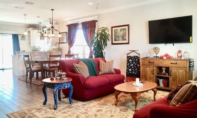 Lake Charles Casa | Cajun Cabin at Penn Properties