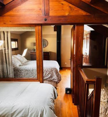 Llo Chalet De Esquí | Cal Gano, 3-Story Stone & Wood Mountain Retreat