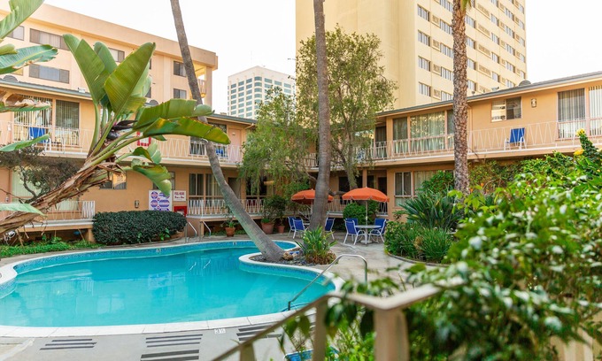 Wilshire Montana Hotel | Cal Mar Hotel Suites