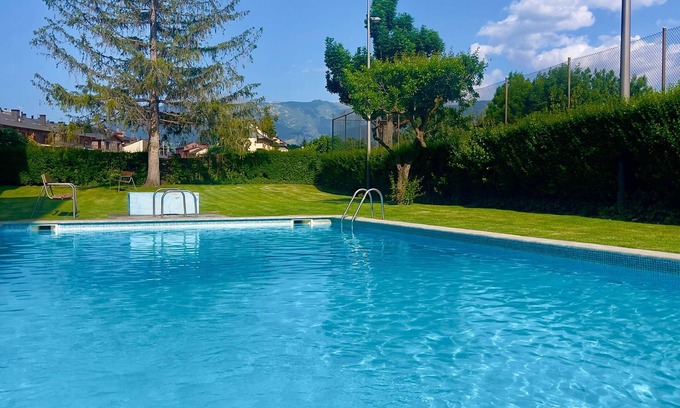 Llivia Apartamento | CAL QuEROL LLIVIA - Spacious 3BR apt, comfort & relaxation in Cerdanya · Pets