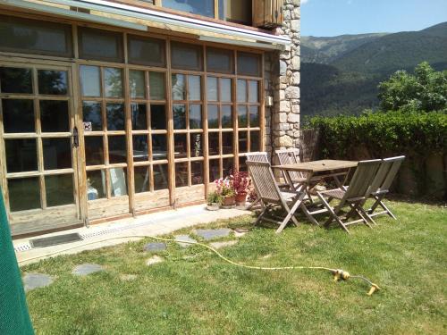 Lles Casa | Cal Tià, La Llosa, espai independent
