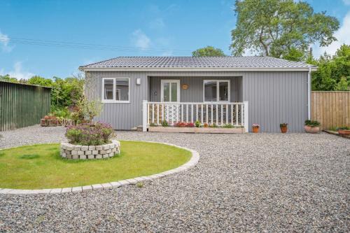 Jameston Casa | Caldey Lodge Bier Wood Lodges