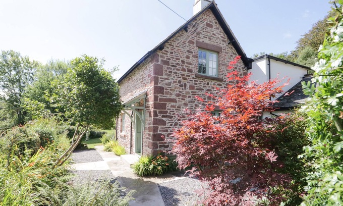 Holmrook Cabaña | CALDHU COTTAGE, pet friendly, character holiday cottage in Holmrook