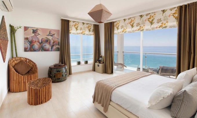Santiago Cama Y Desayuno | CALI Deluxe Holidays, Sesimbra