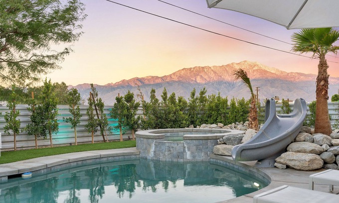 B-Bar-H Ranch Casa | California Dreamin Stylish Mid Century Home