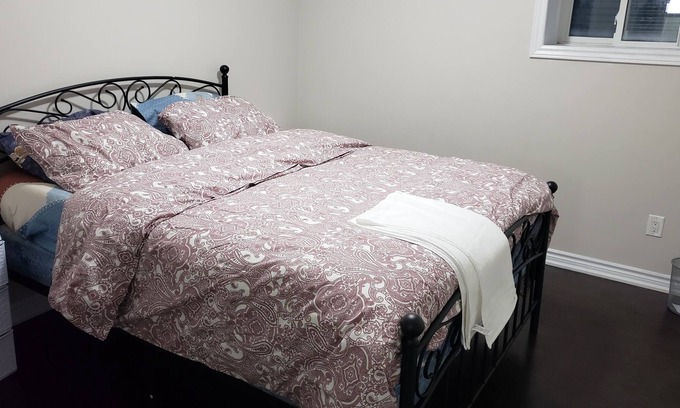 Brampton Casa | California Room 2 Clean Basement Apartment With Side Entrace