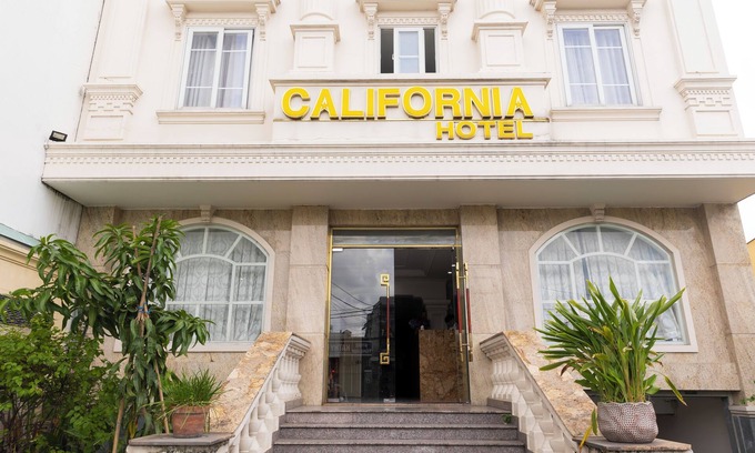 Hoc Mon Hotel | California Saigon Boutique Hotel