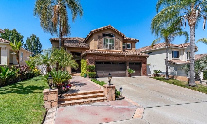 Anaheim Hills Casa | California Vacation home: Near Irvine, Disneyland, Newport Beach.