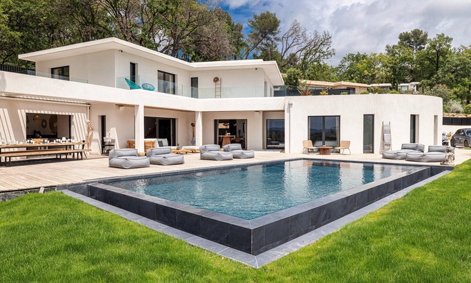La Grand-Chile Casa | CALIFORNIAN VILLA IN GATED COMMUNITY