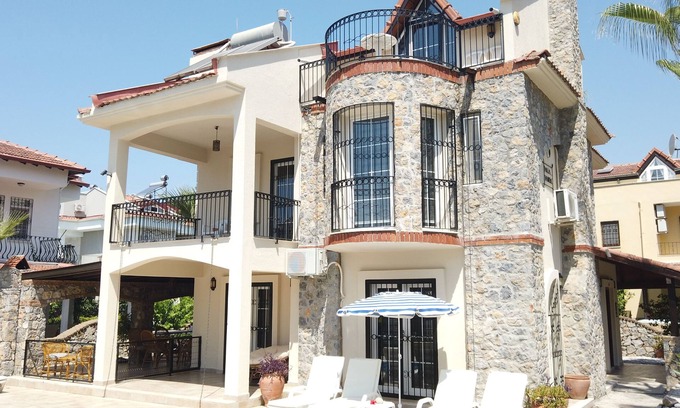 Fethiye City Center Villa | Calis Beach - Hermosa villa de 4 dormitorios con piscina privada y WiFi