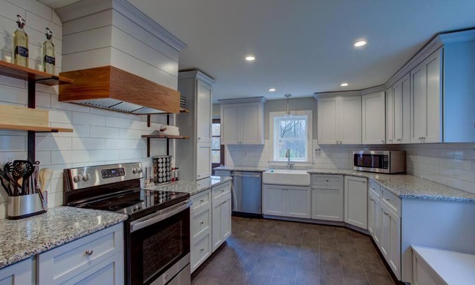 Salunga Casa | Calla Lily Farmhouse