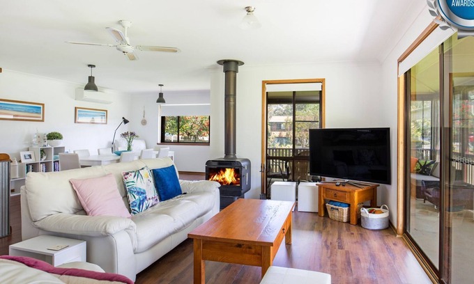 Callala Bay Casa | Callala Calm - Pet Friendly - 5 Mins Walk to Beach