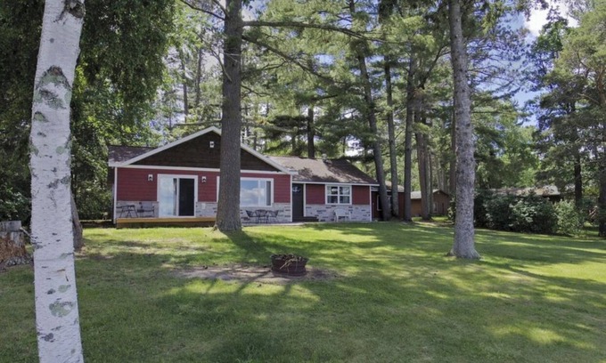 Bemidji Casa | Calling Outdoor Adventurers! Resting on Grace Lake House with Home Theater!