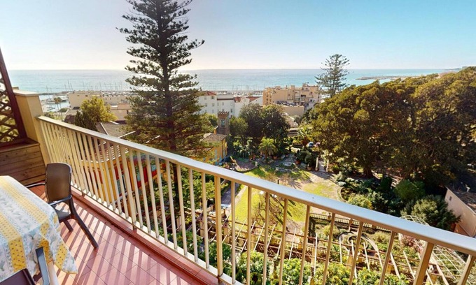 Alpes-Maritimes Apartamento | 3P tranquilo climatizado con terraza, vista al mar y parking