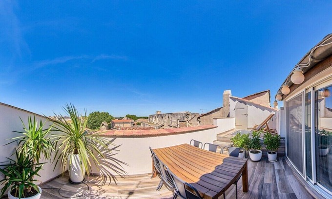 Arles City Centre Apartamento | Calm and bright; Terrace and panoramic view in the center Housing