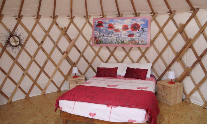 Laprugne Cabina | Calm and cocooning, the Yourte Coquelicot in Auvergne