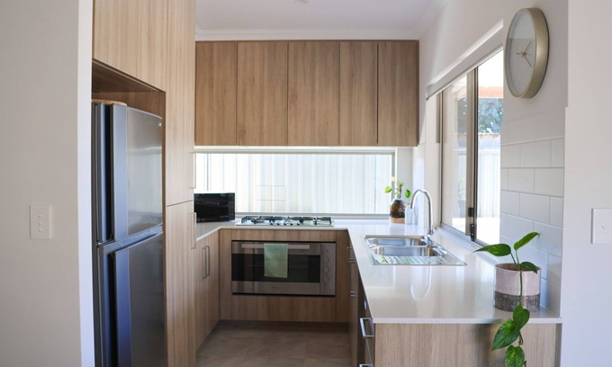 Coolbellup Casa | Calm and Comfortable Home | Close to Fremantle