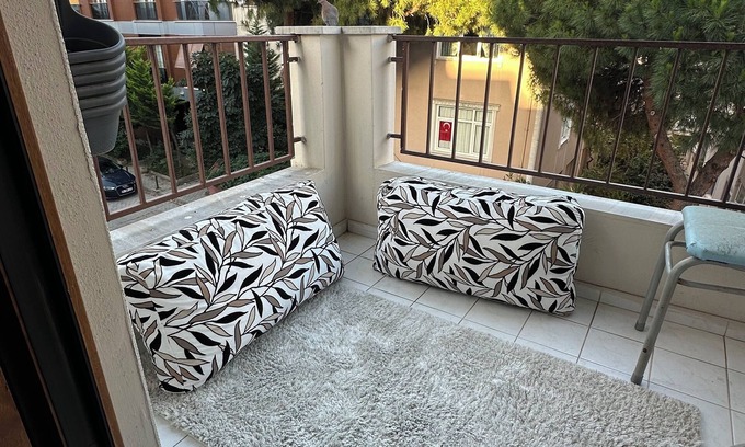 Maltepe Casa | Calm and spacious place with a balcony
