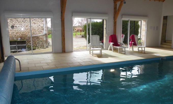 Saint-Sulpice-les-Feuilles Casa | Calme et Detente AU Bord DE LA Piscine