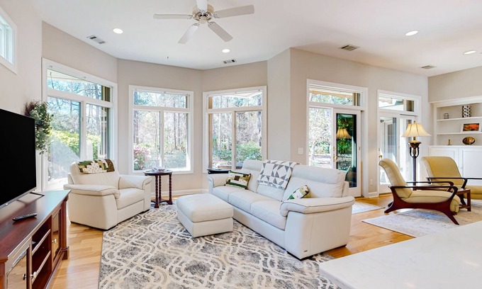 Moss Creek Casa | Calm home with patio, enclosed yard, tennis court, golf courses, & heated pool