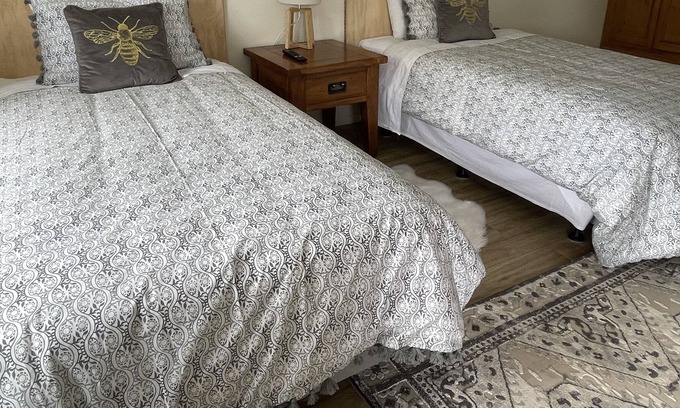 Ohaupo Cabaña | Calm & Peaceful Hide away. 4.6k to Hamilton Airport 5.6ks to Waikato Expressway