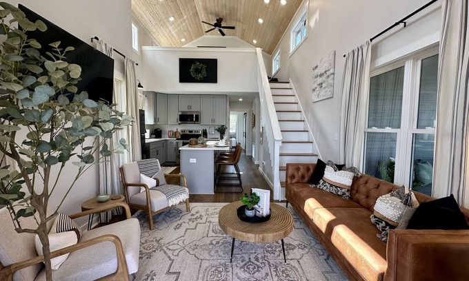 Tracy City Cabina | Calm Waters at The Retreat at Water's Edge