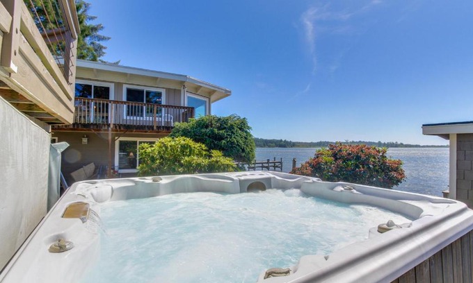 Otis Casa | Calm Waters