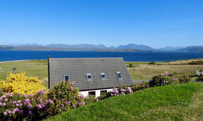 Drumchork Cabaña | CALMDALE, pet friendly, with open fire in Poolewe