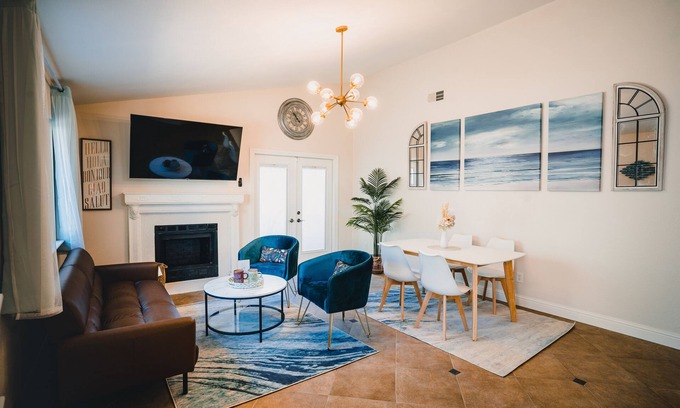 South Natomas Casa | Calming Coastal Oasis 3-bed 2-bath near central Sacramento, EV charger