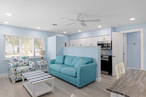 Sanibel Casa | Caloosa Cottage at Palm View Inn of Sanibel with Bikes