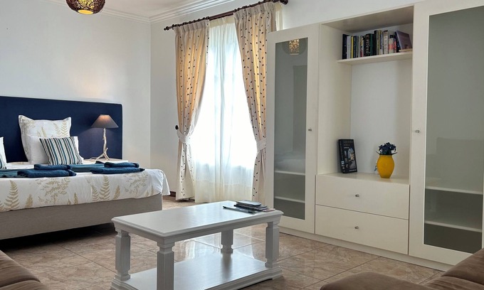 Caloura Apartamento | Casa de primer año, Bella Vista
