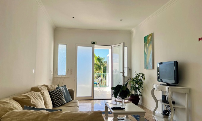 Caloura Apartamento | Caloura Lotus Accommodation