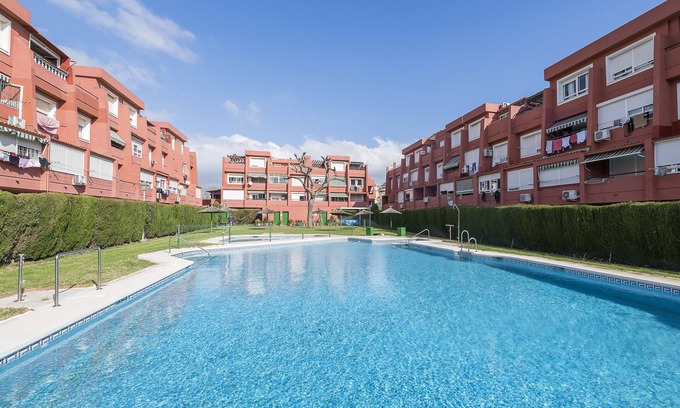 Cabrita Casa | CAMAROTE DE ALGETARES - Apartamento con piscina compartida y WiFi gratis.