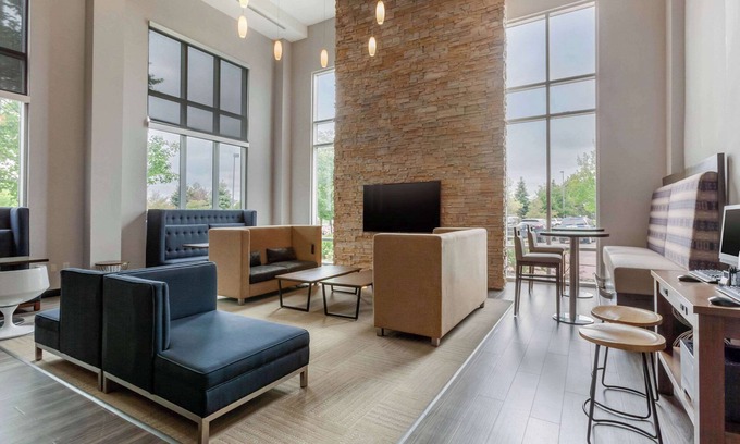 Aurora Hotel | Cambria Hotel Denver International Airport