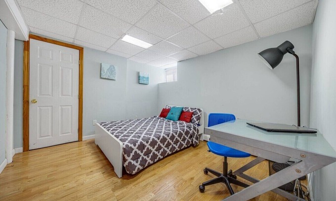 Belmont Apartamento | Cambridge 2BD 2BTH Basement Apt with Parking