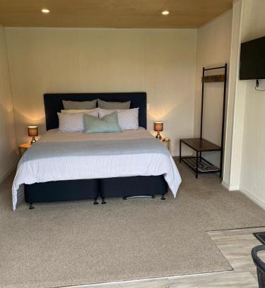 Ohaupo Casa | Cambridge Countryside Guest Room