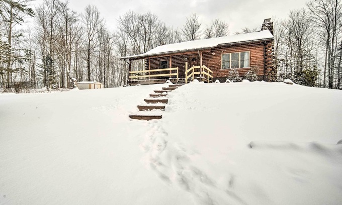 Cambridge Springs Cabina | Cambridge Springs Cabin Near French Creek!