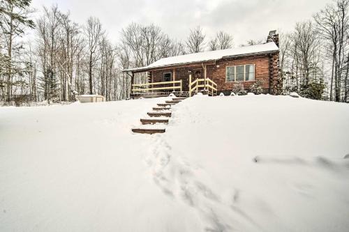 Cambridge Springs Casa | Cambridge Springs Cabin Near French Creek!